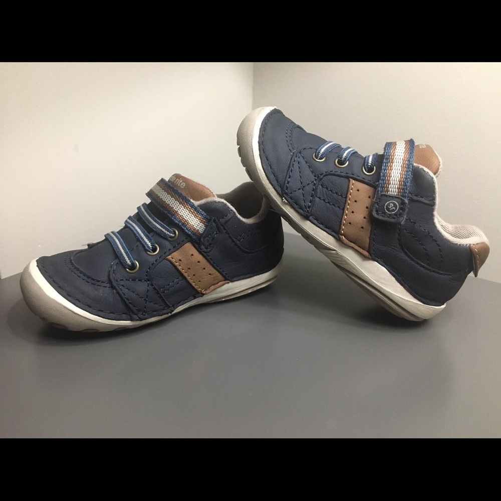 ❌SOLD❌Stride Rite 6XW Navy Blue